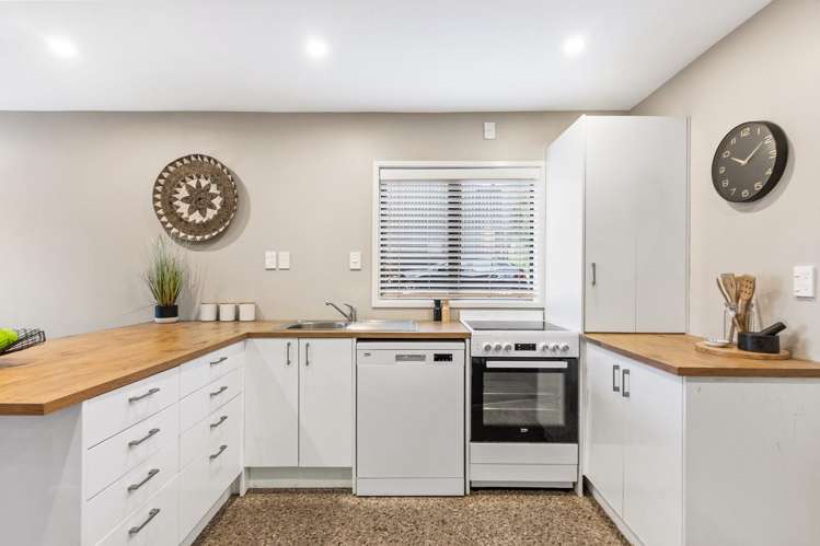 167 Grant Road_4
