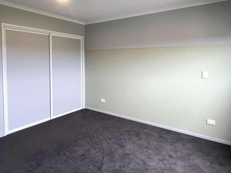 42 Tippet Crescent Wigram_9