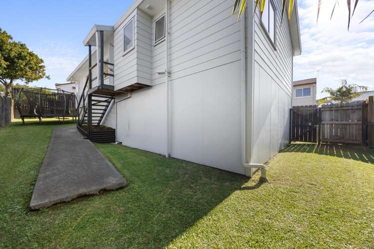 1/144 Bradbury Road Botany Downs_24