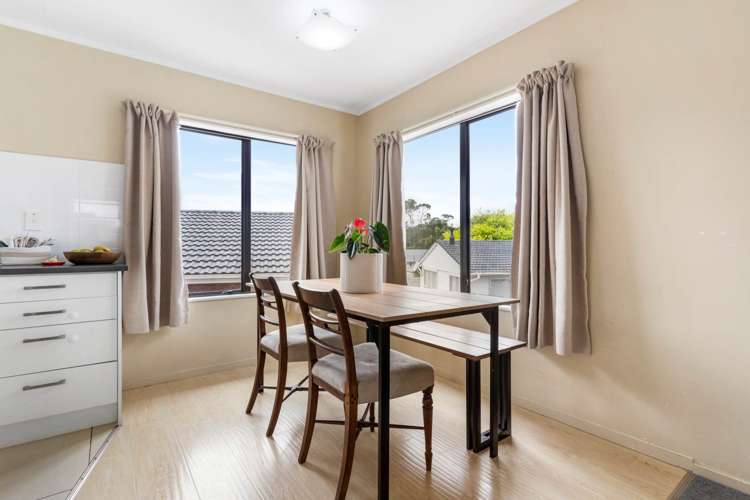 2/67 Cascades Road Pakuranga Heights_3