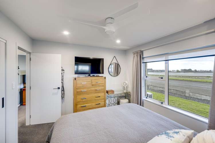 1/30 Meeanee Quay Westshore_8