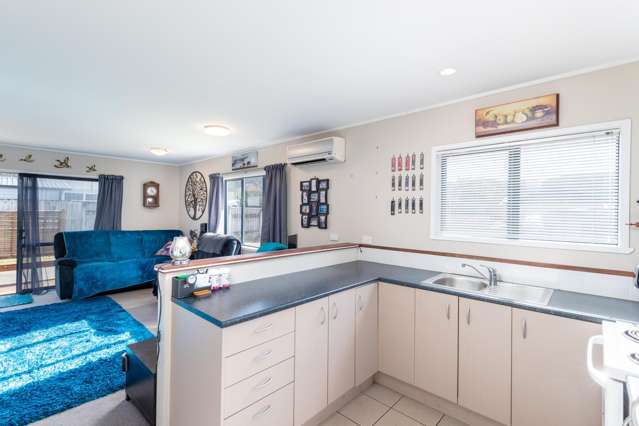 1/4 Ipswich Grove Wainuiomata_1