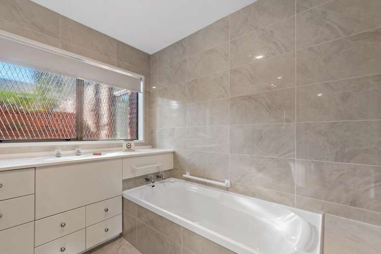 2/62 Murray Place Merivale - Christchurch City_14