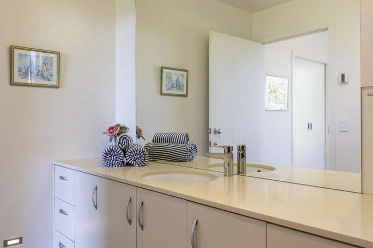 30 Kurapoto Lane Rainbow Point_13