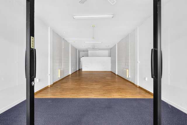 43 Town Centre Turangi_3