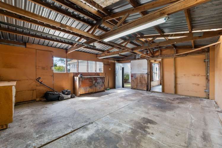 4 Holford Street Westown_26