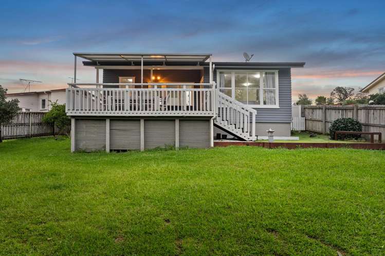 61 Taurus Crescent Beach Haven_10