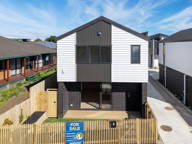 Brand New Freestanding – Facing the Reserve