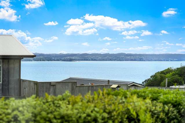 1/4 Roberts Road Matakatia_2
