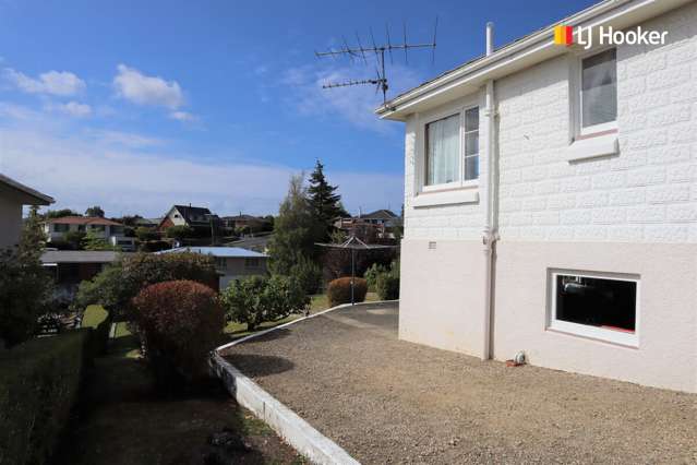 6 Freyberg Road Fairfield_2