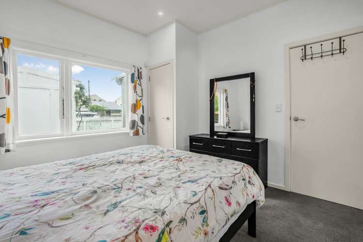 21 Tuatoru Street Eastbourne_13