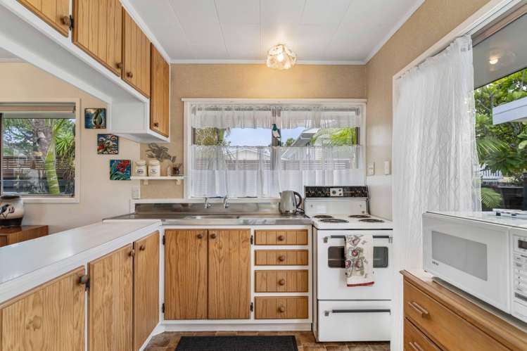 5B Monarch Grove Pauanui_12