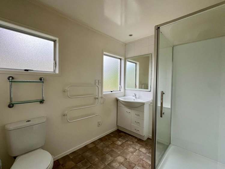 36 Nui Mana Place Te Atatu South_15