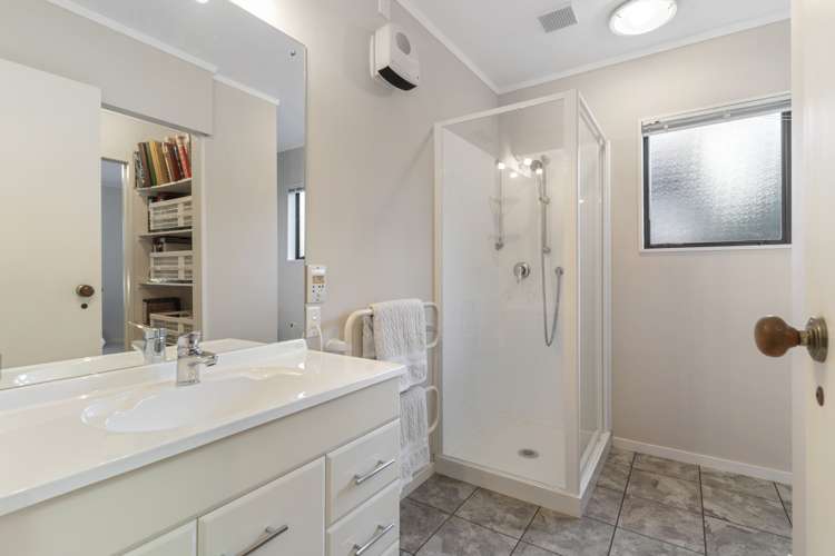 2/13a Eban Avenue Hillcrest_14