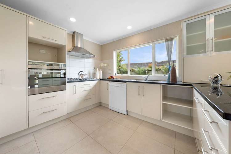 52 Salford Crescent Flat Bush_12