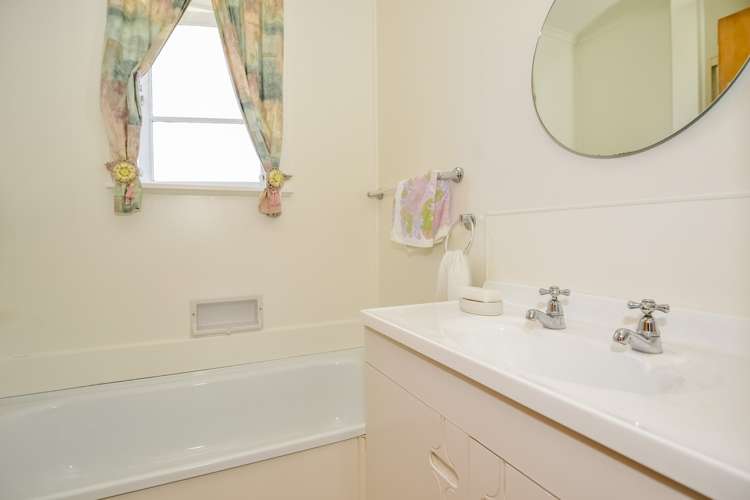 20 Kelkirk Street Kelston_13