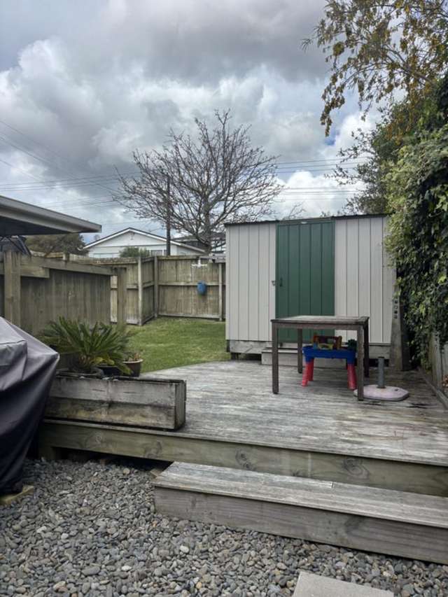 2 Bed Fully Fenced Yard – Pets Welcome