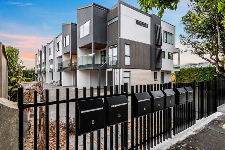 Lot 1,2,6/46 View Road_4