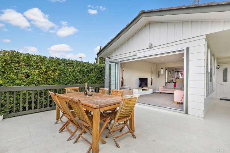 49 Vandeleur Avenue Birkdale_5