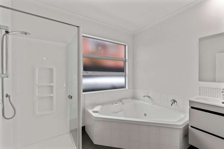 17 Bottle Lake Drive Parklands_9