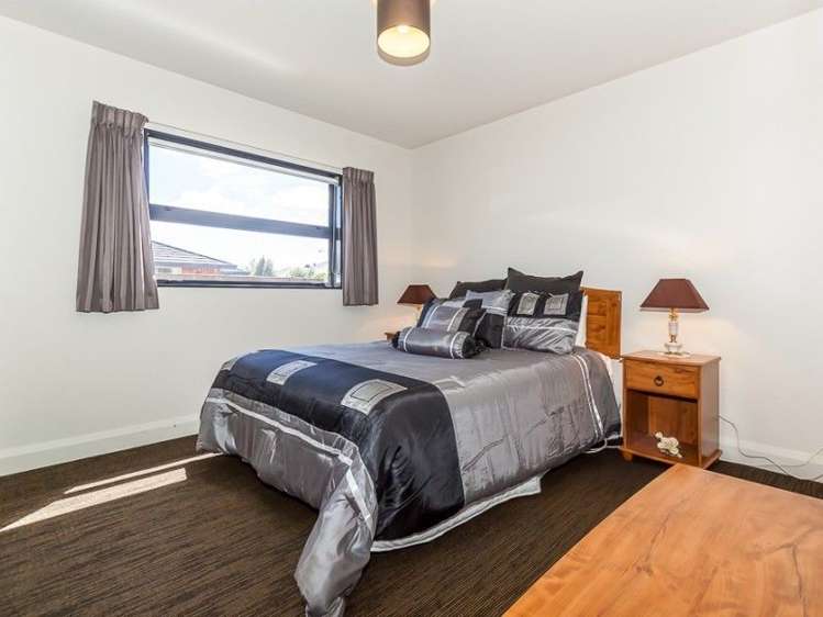 39 Liberty Grove Kelvin Grove_13