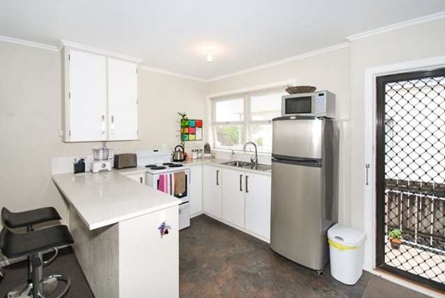 2/143 Point Chevalier Road Point Chevalier_3