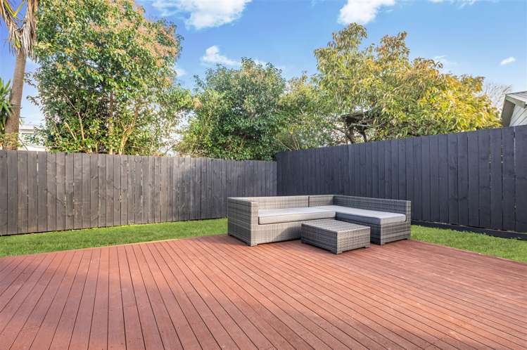 33a Gill Avenue Te Atatu Peninsula_11