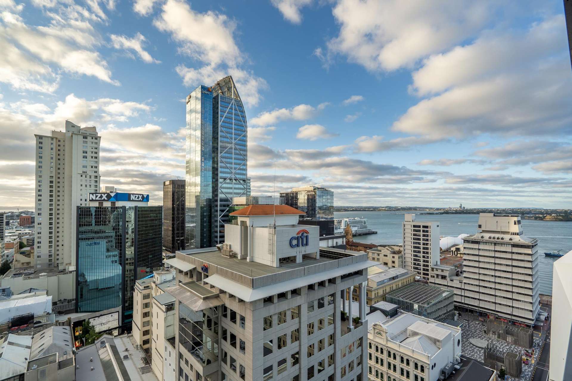 1907/10 Commerce Street Auckland Central_0