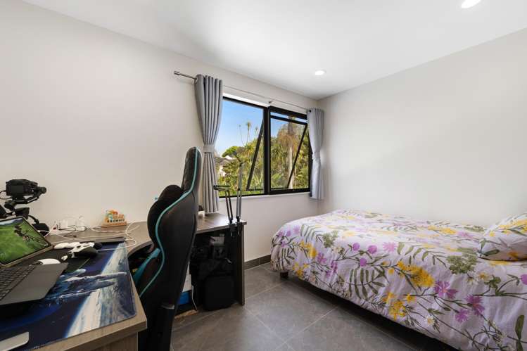 21 Beach Road Mellons Bay_27