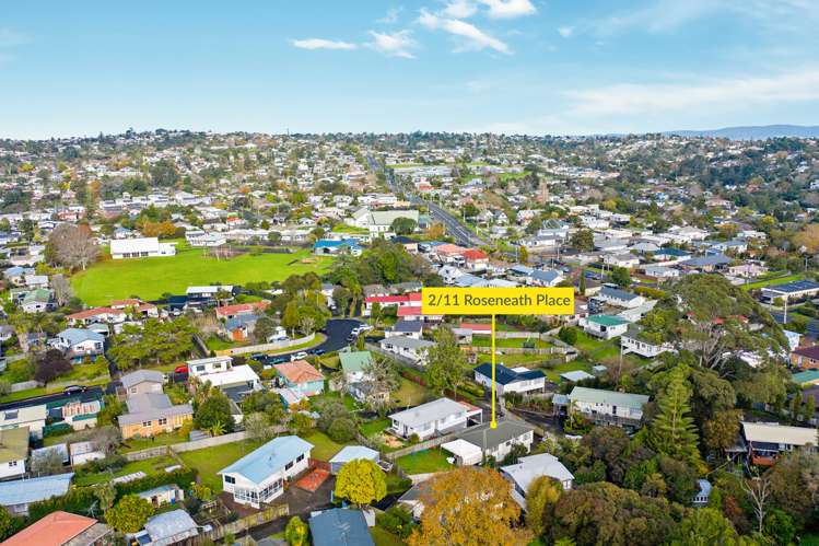 2/11 Roseneath Place Birkdale_1