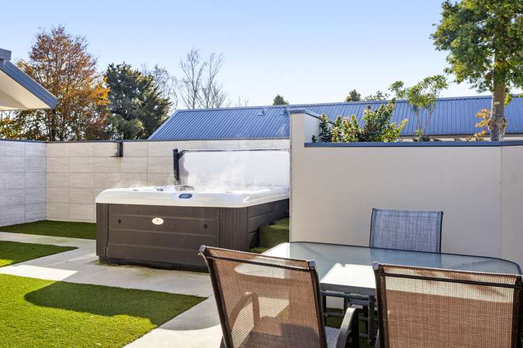 64 Athlone Drive Cambridge_20