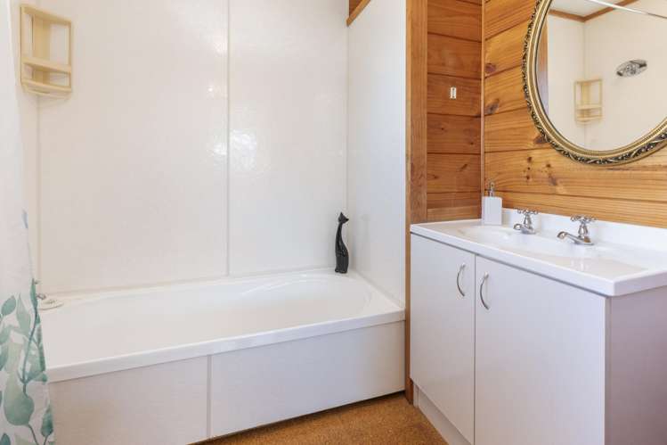 73A Mays Road St Albans_12