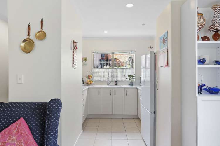 10/15 Hastie Avenue Mangere Bridge_6