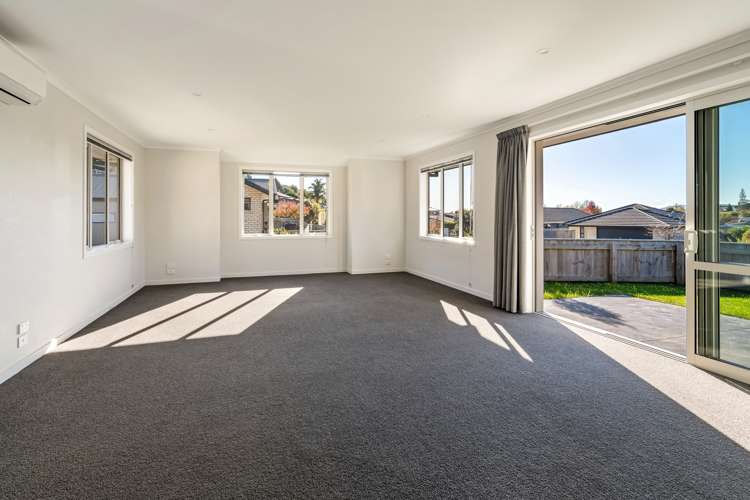 81 Washbourn Drive Richmond_5