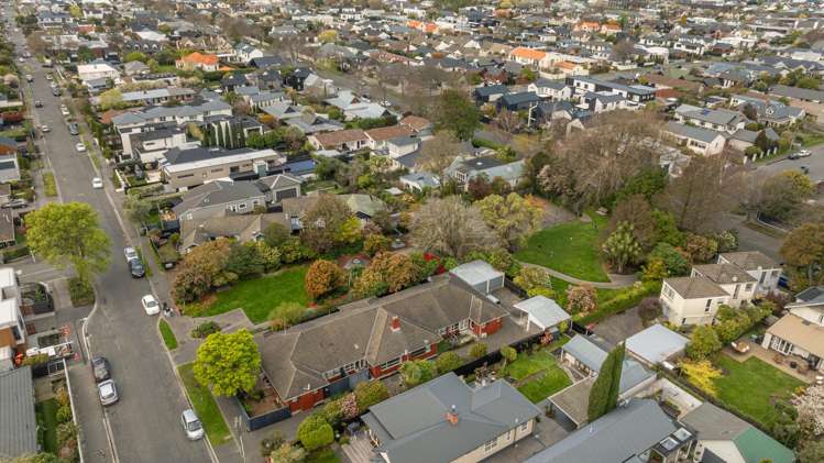 2/36 Office Road Merivale_14