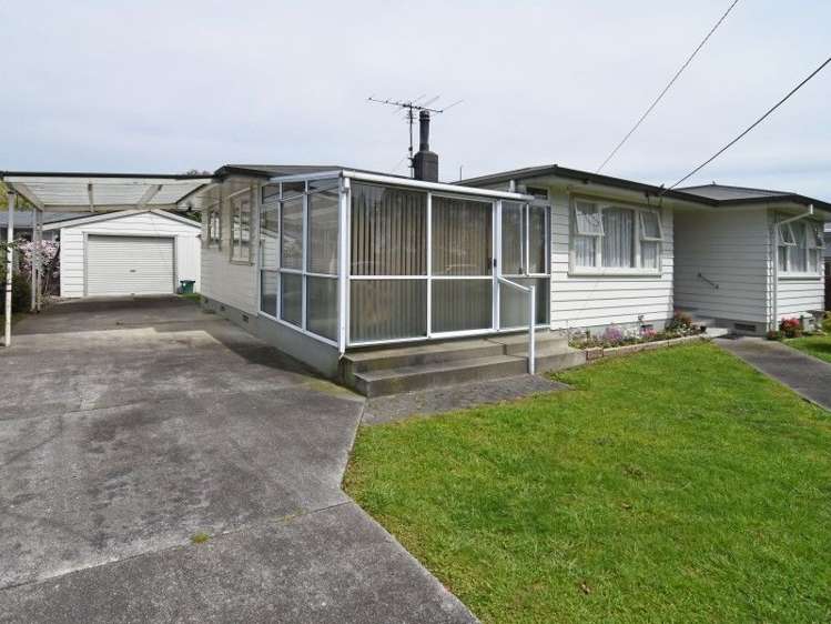 51 Intermediate Street Solway_19