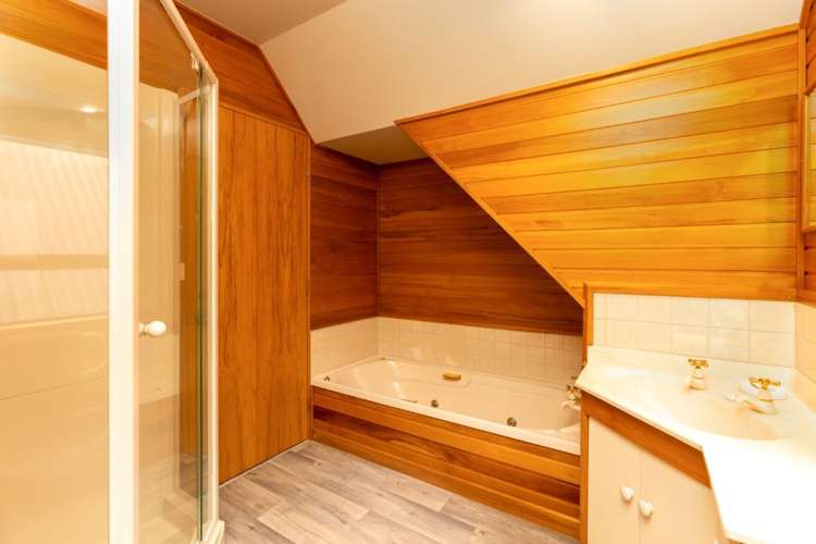 10 Settlers Hill Akaroa_6