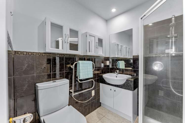 4E/175 Hurstmere Road Takapuna_15