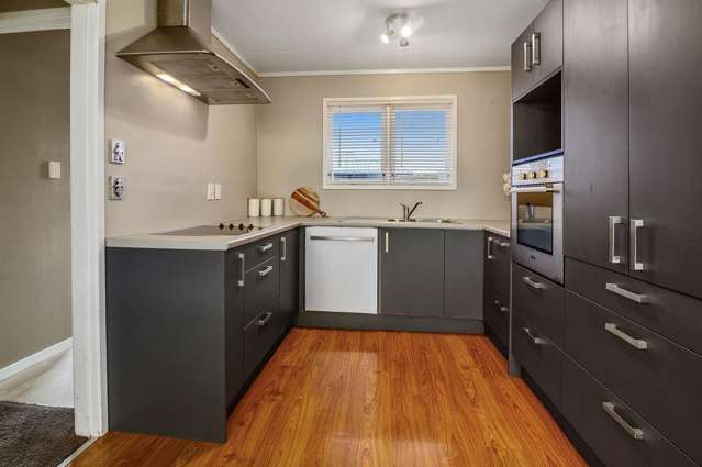 18 Tennyson Drive Owhata_1