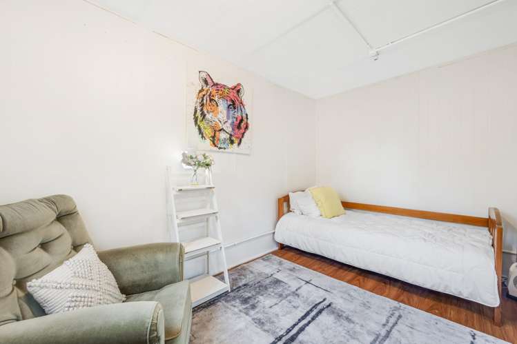 12 Sandrine Avenue Clover Park_21