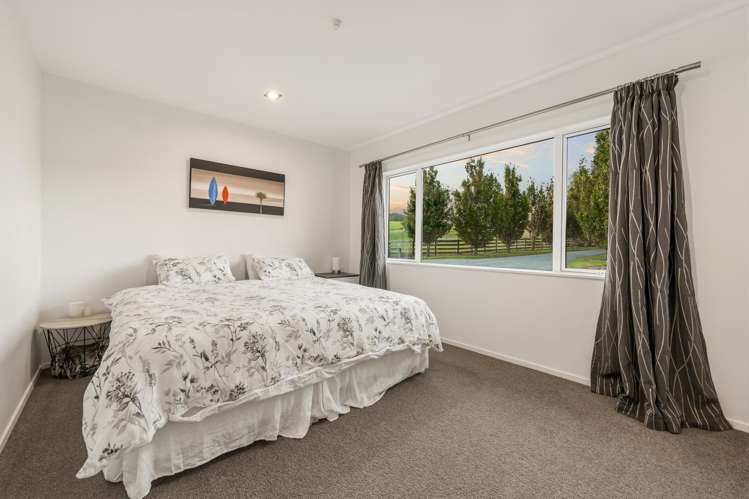 1 Ngaire Close Wainui_16