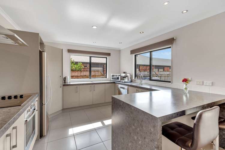 4 Barry Curtis Place_5