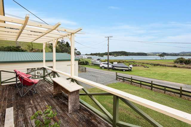 8 Hugh Barron Way Whananaki_4