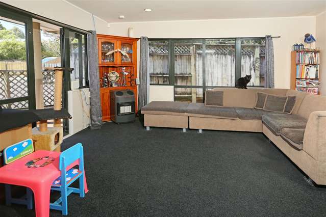 57 Simpson Road Ranui_1