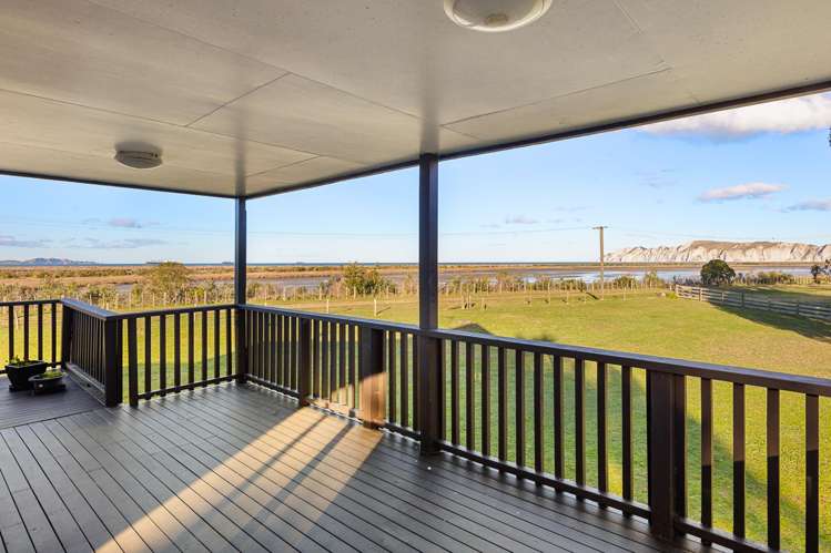 209 Browns Beach Road Muriwai_24