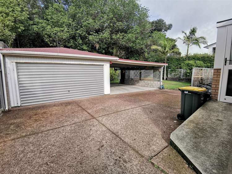 22 Forest Glen Orewa_12