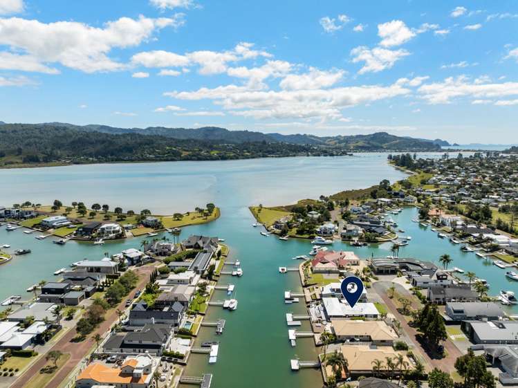 133 Motu Capri Pauanui_35