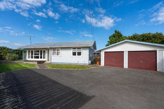 3 car garages! large section