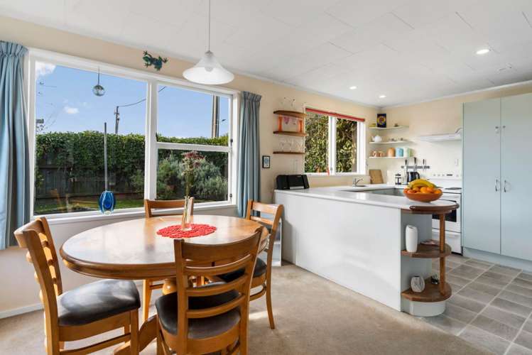 145 Chivalry Road Glenfield_11