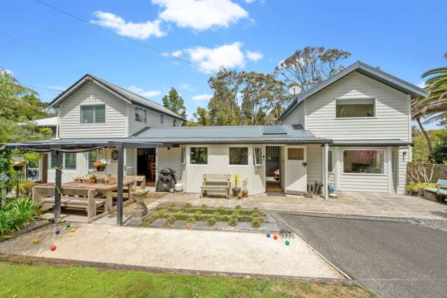 Old Greenhithe Home with Minor Dwelling